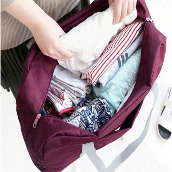 Burgundy Travel Bag - Picture 3 of 4